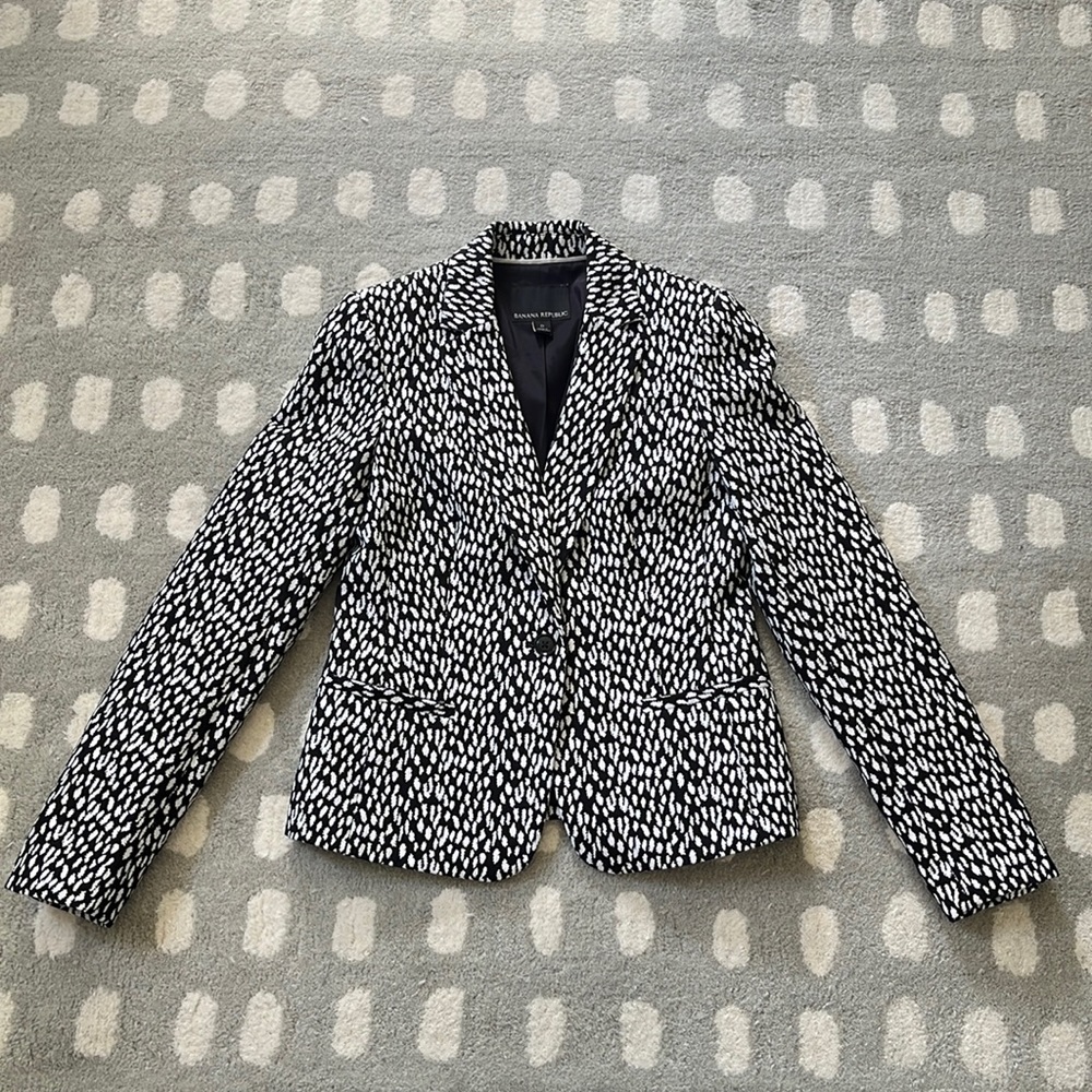 Banana Republic Black and White Animal Print One Button Blazer Size 0